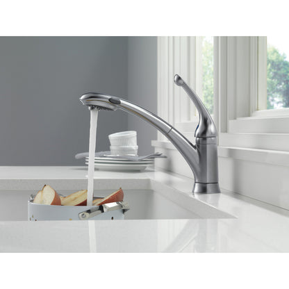 Delta Signature Single Handle Pull-out Kitchen Faucet