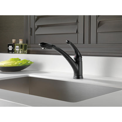 Delta Signature Single Handle Pull-out Kitchen Faucet