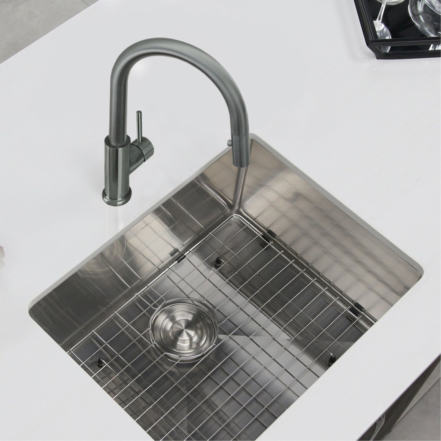 Stylish Modena 14" Kitchen Faucet Single Handle Pull Down Dual Mode Stainless Steel GunMetal Finish K-131P