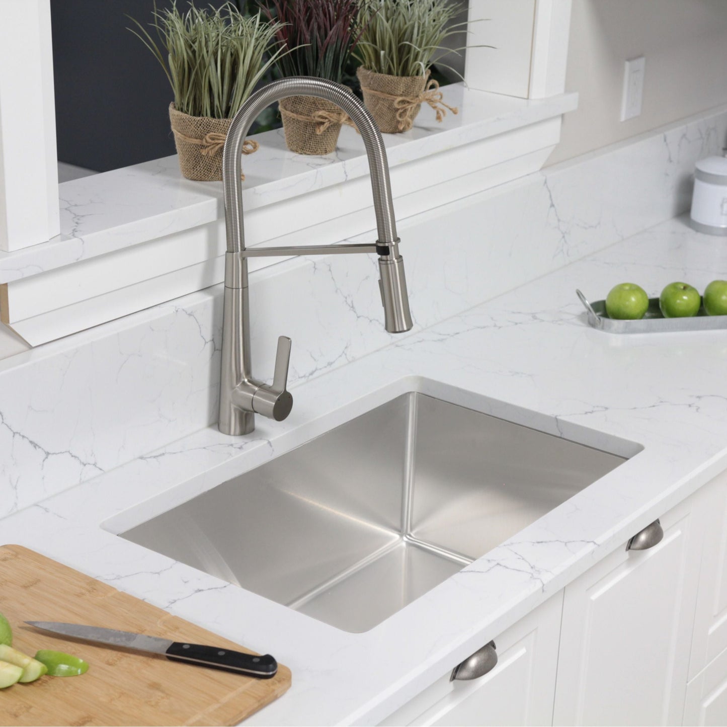 STYLISH Valencia 31.13" x 18" Single Bowl Undermount Stainless Steel Kitchen Sink S-402G