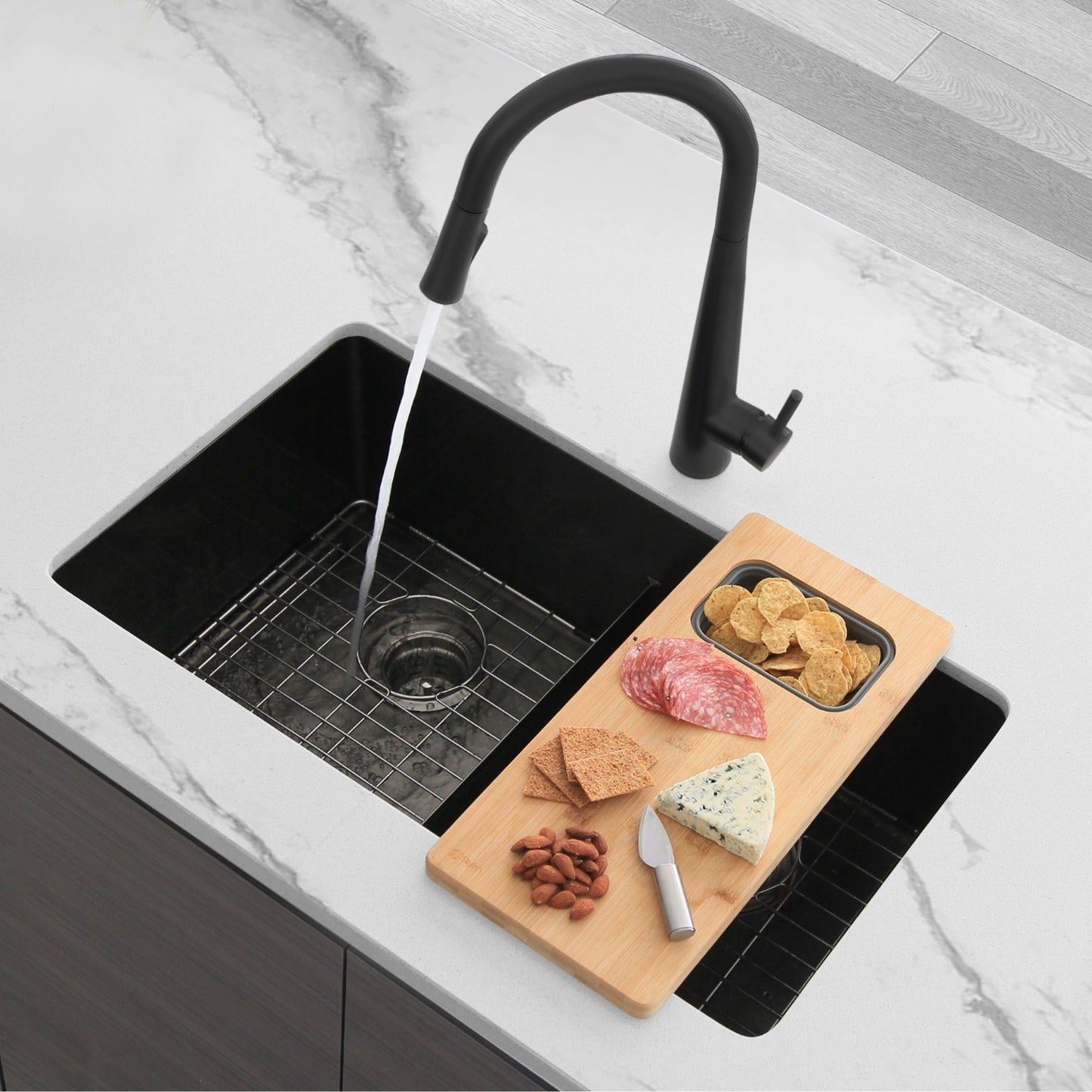 Stylish Siena 17" Kitchen Faucet Single Handle Pull Down Dual Mode Stainless Steel in Matte Black Finish K-135N