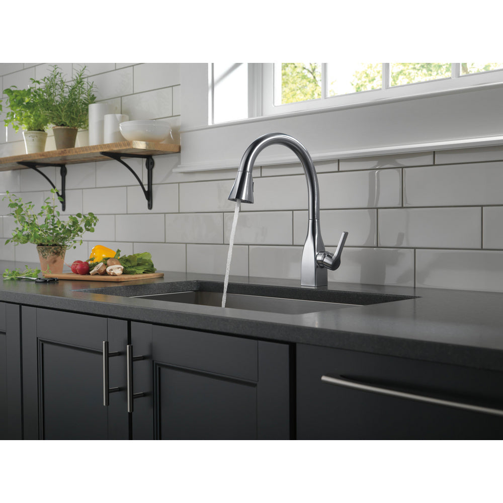Delta MATEO Single Handle Pull-Down Kitchen Faucet with ShieldSpray Technology- Arctic Stainless