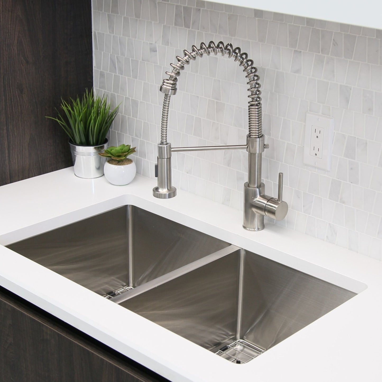 Stylish Milano 17.5" Kitchen Faucet Single Handle Pull Down Dual Mode Lead Free Brushed Nickel Finish K-107B