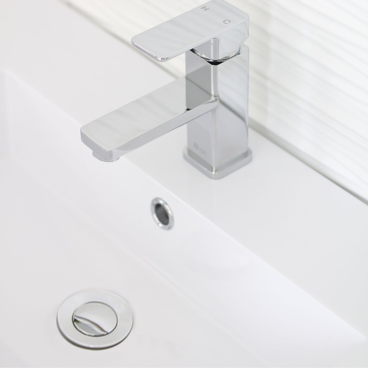 Stylish Pop-Up Drain with Overflow, Polished Chrome Finish D-700C