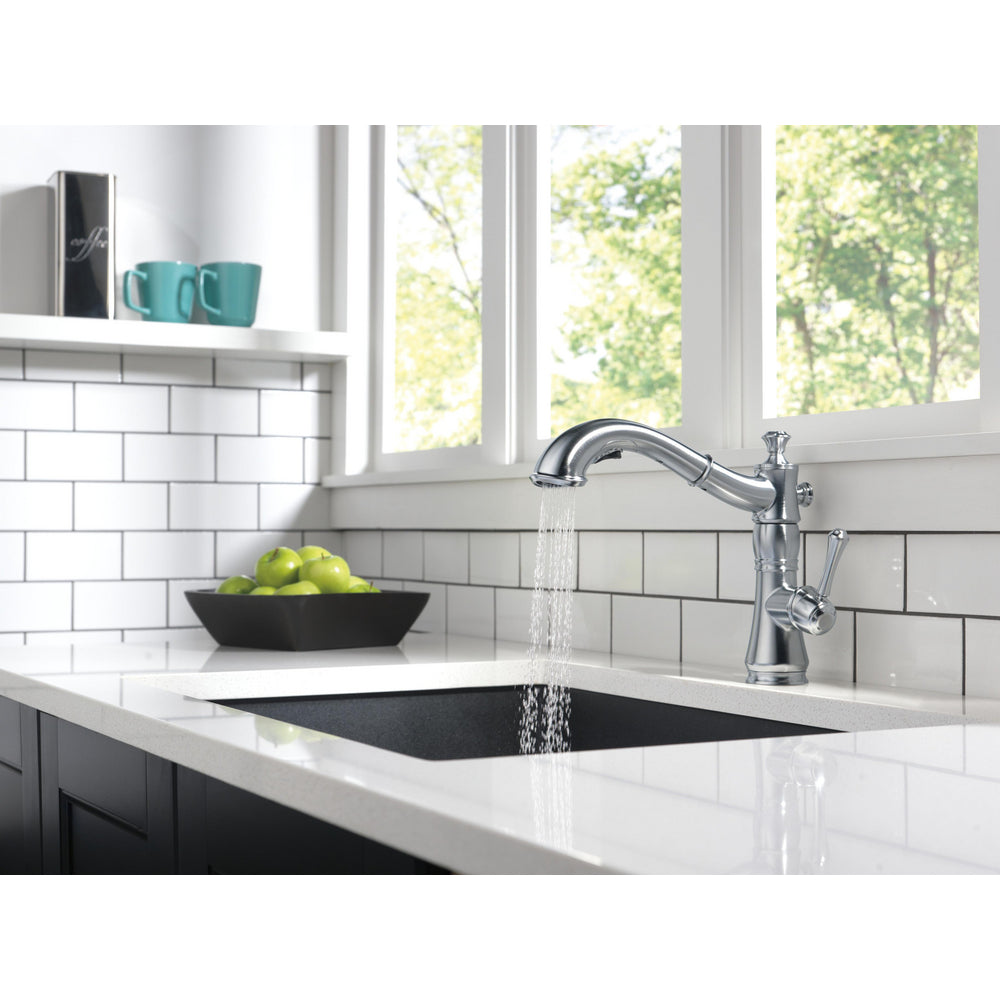 Delta CASSIDY Single Handle Pull-Out Kitchen Faucet- Arctic Stainless