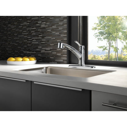 Delta COLLINS Single Handle Pull-Out Kitchen Faucet- Arctic Stainless