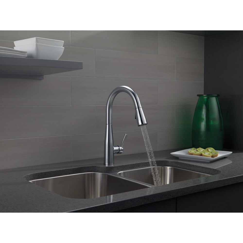 Delta ESSA Single Handle Pull-Down Kitchen Faucet- Arctic Stainless