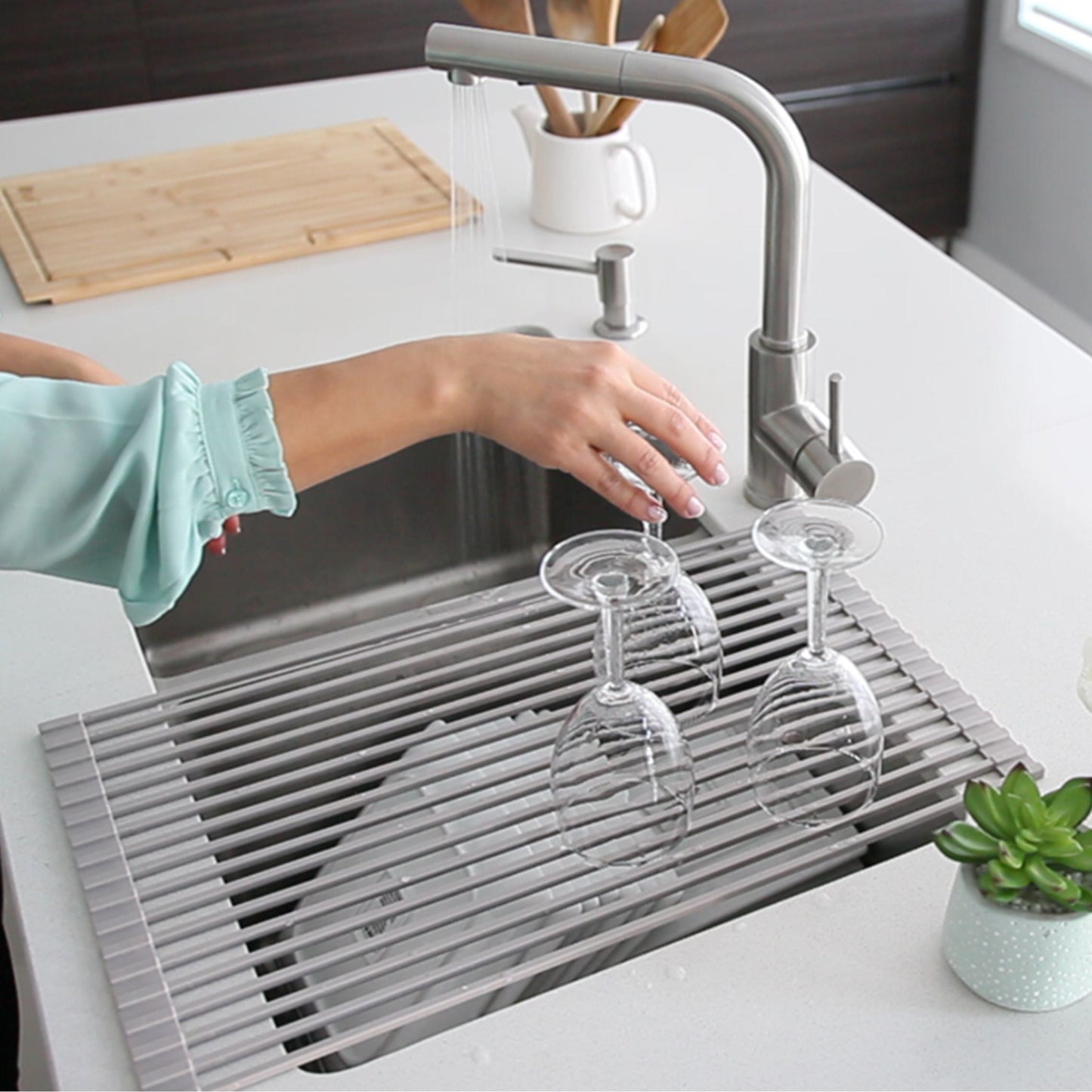 Stylish 20" Over the Sink Roll-up Drying Rack Gray A-900GY
