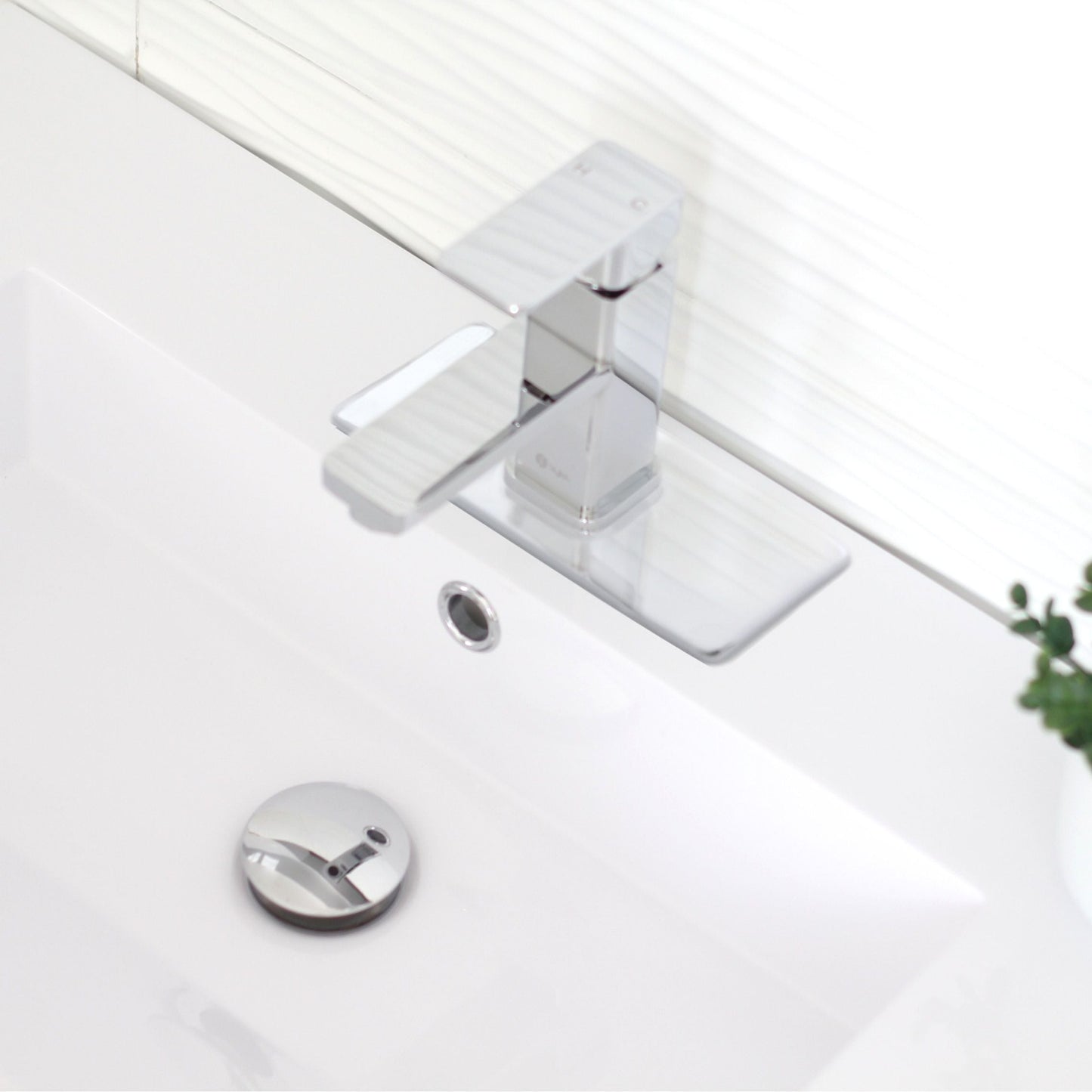 Stylish Single Hole Bathroom Faucet Plate in Polished Chrome Finish A-801C