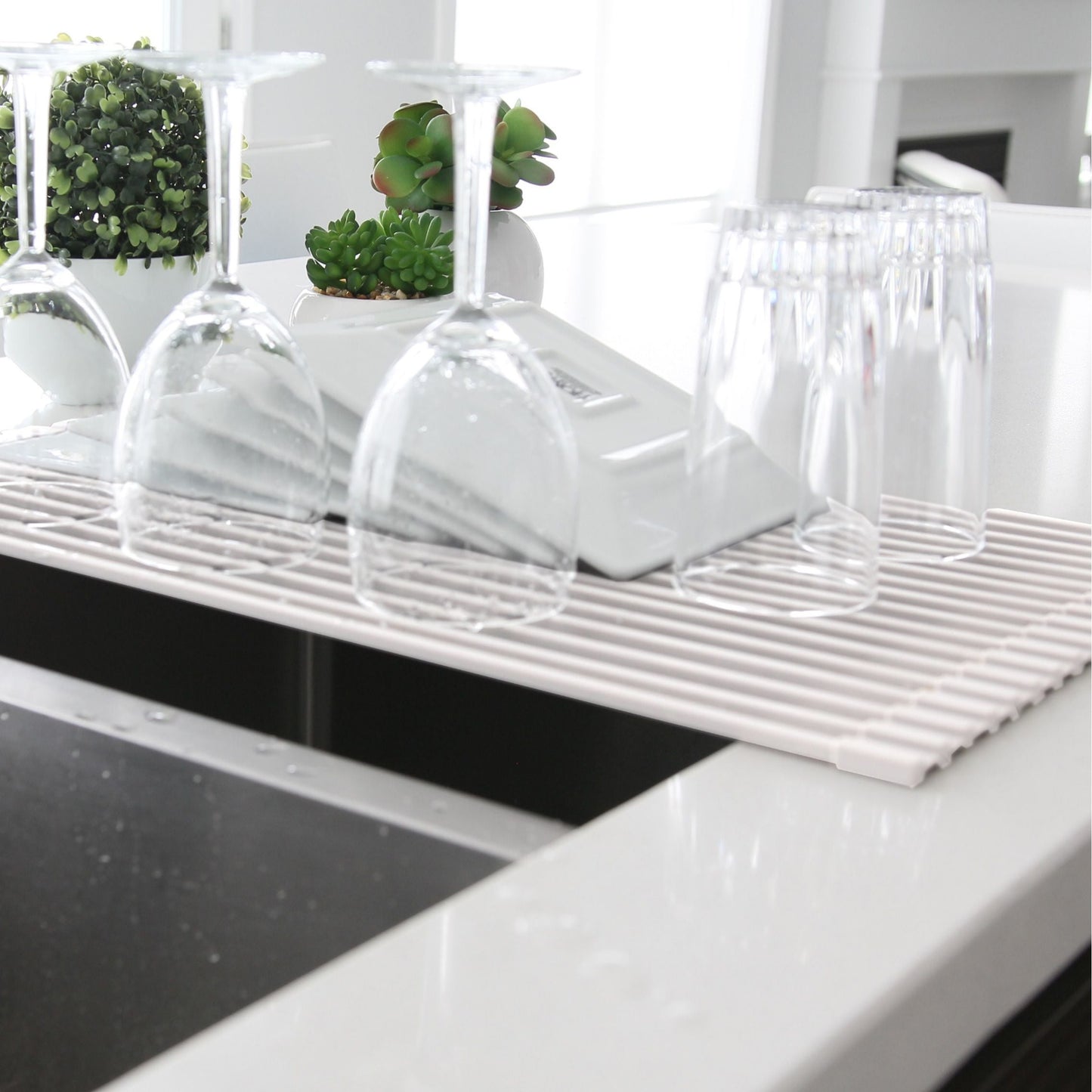 Stylish 20" Over the Sink Roll-up Drying Rack White A-900WH