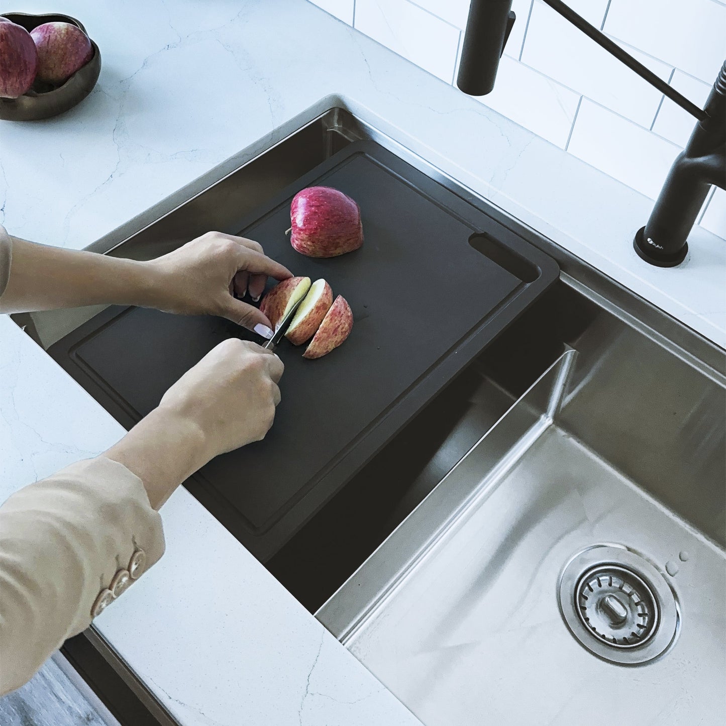 Stylish Workstation Sink Black Cutting Board